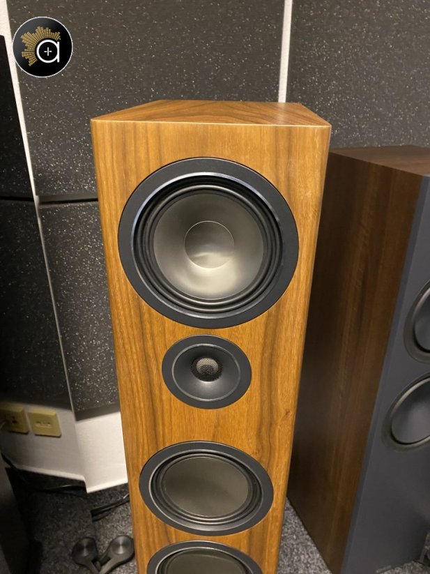Canton Townus 90 Walnut - demo pár ze studia