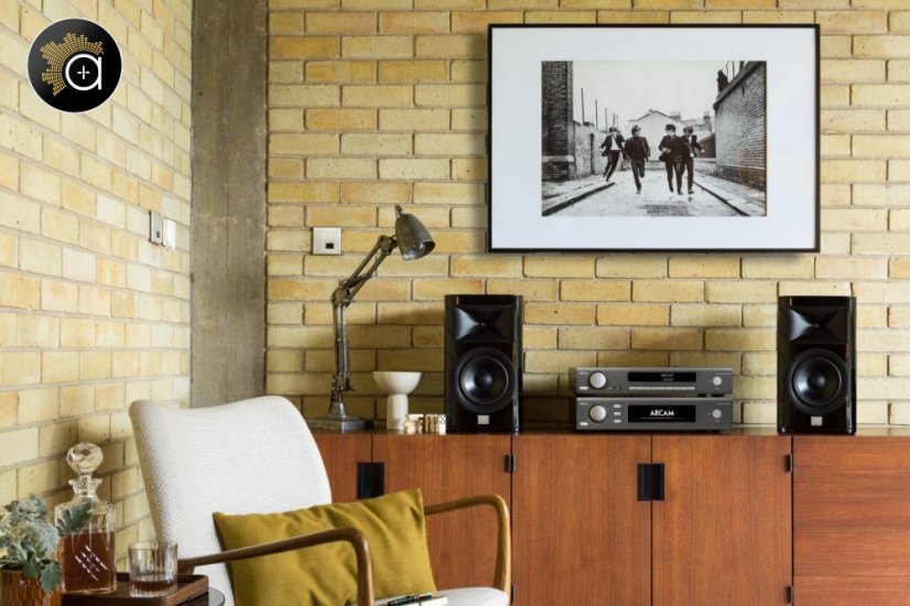 JBL HDI-1600 - 2-pásmové regálové reprosoustavy, 6,5" - demo pár ze studia - black gloss