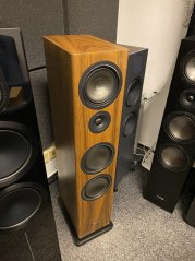 Canton Townus 90 Walnut - demo pár ze studia