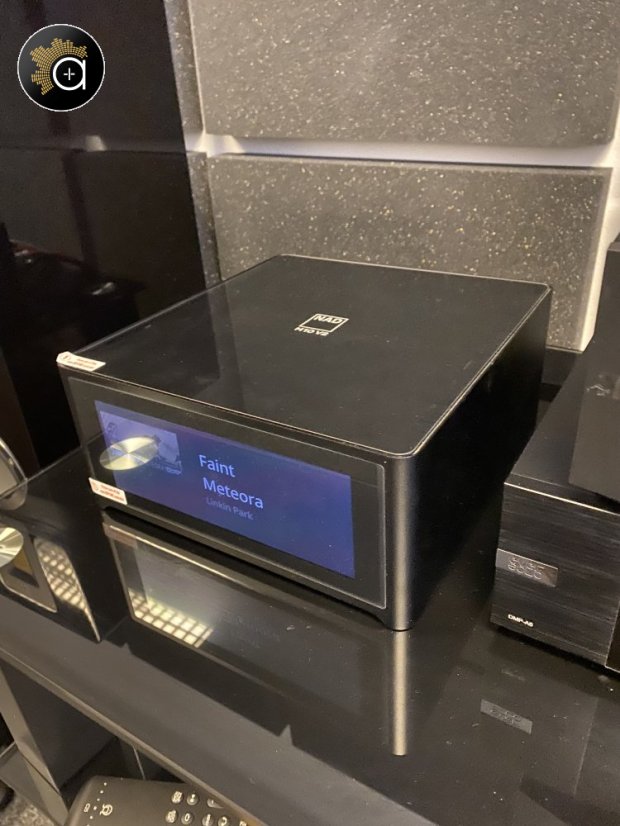 NAD M10 v2 demo kus ze studia