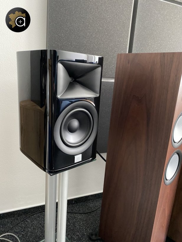 JBL HDI-1600 - 2-pásmové regálové reprosoustavy, 6,5" - demo pár ze studia - black gloss
