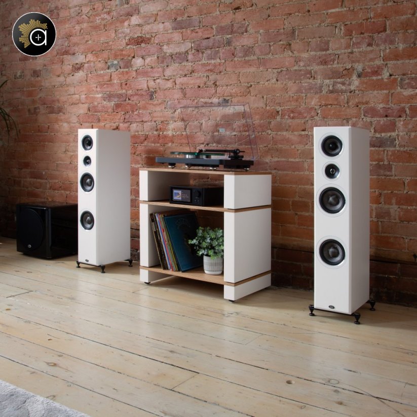 NAD C700 v2 - univerzální zesilovač
