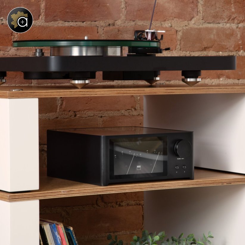 NAD C700 v2 - univerzální zesilovač