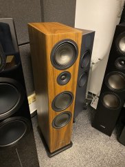 Canton Townus 90 Walnut - demo pár ze studia
