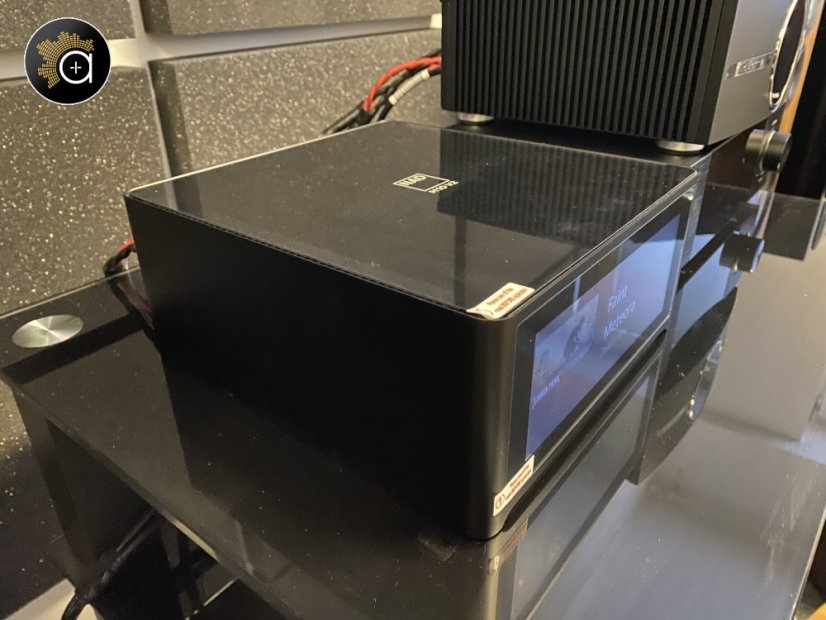 NAD M10 v2 demo kus ze studia