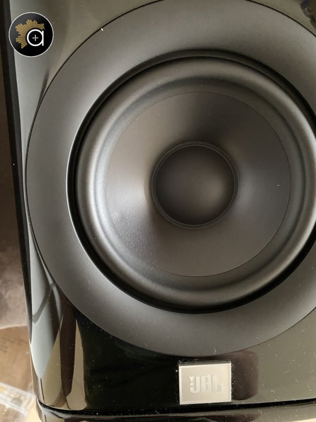 JBL HDI-1600 - 2-pásmové regálové reprosoustavy, 6,5" - demo pár ze studia - black gloss