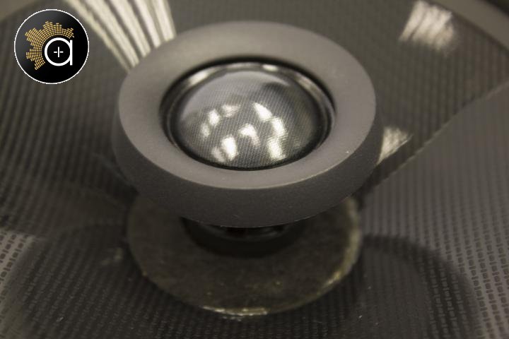 Q ACOUSTICS QI 65CP - vstavaný reproduktor do stropu, okrúhla mriežka